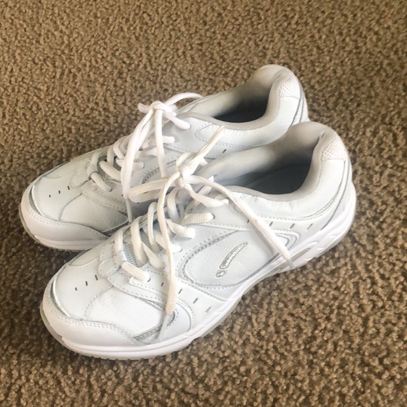 All white tennis shoes 😍 - Picture 3 of 6